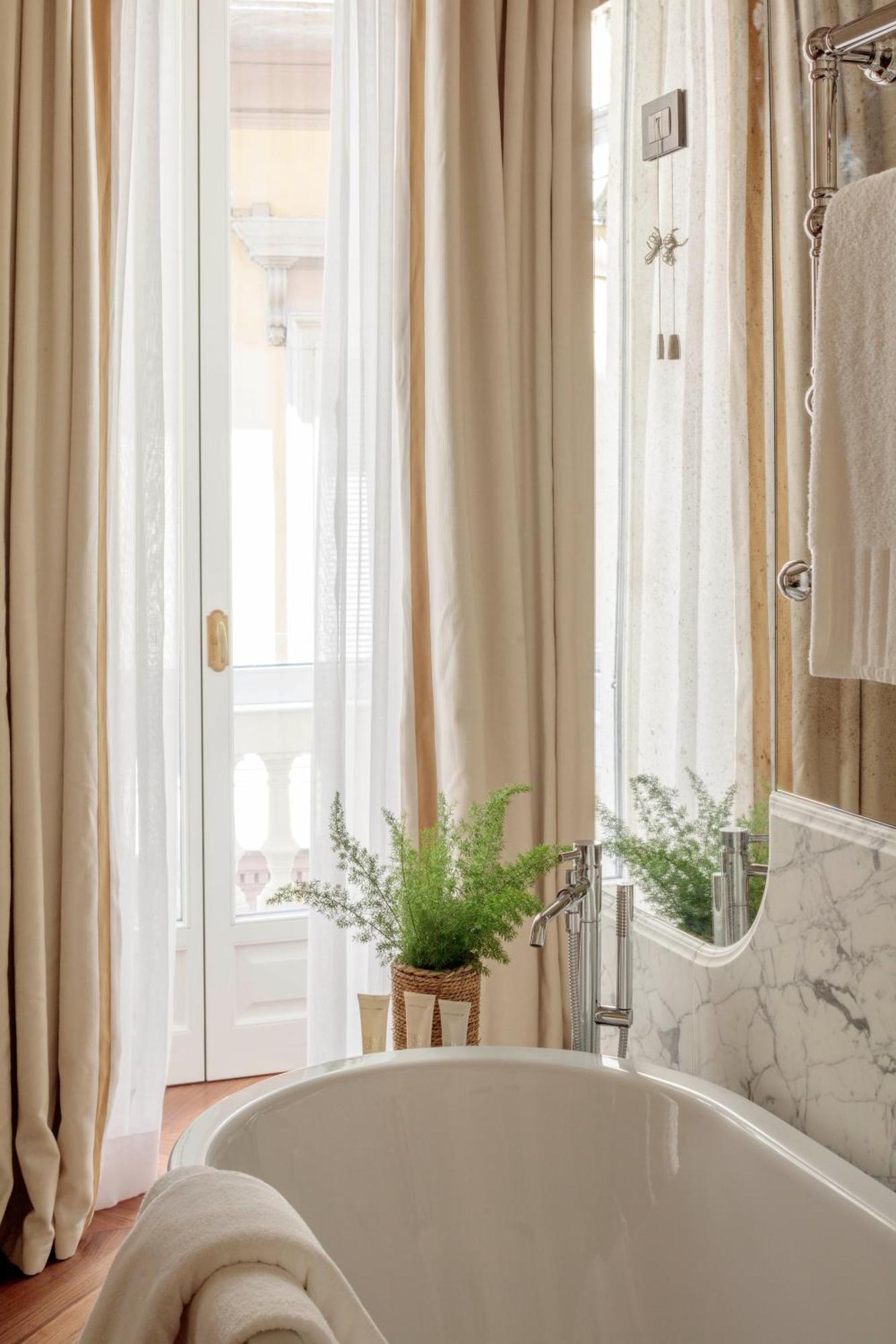 Rocco House Via Manzoni Milan